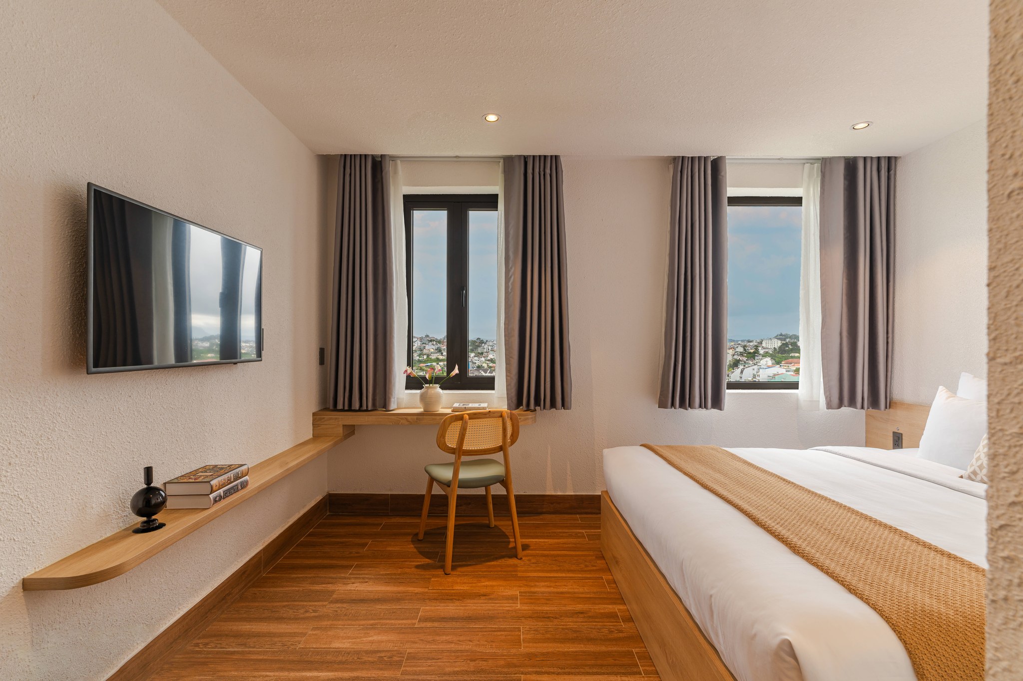 Deluxe Double Room gallery photo - DAWN Hotel Dalat