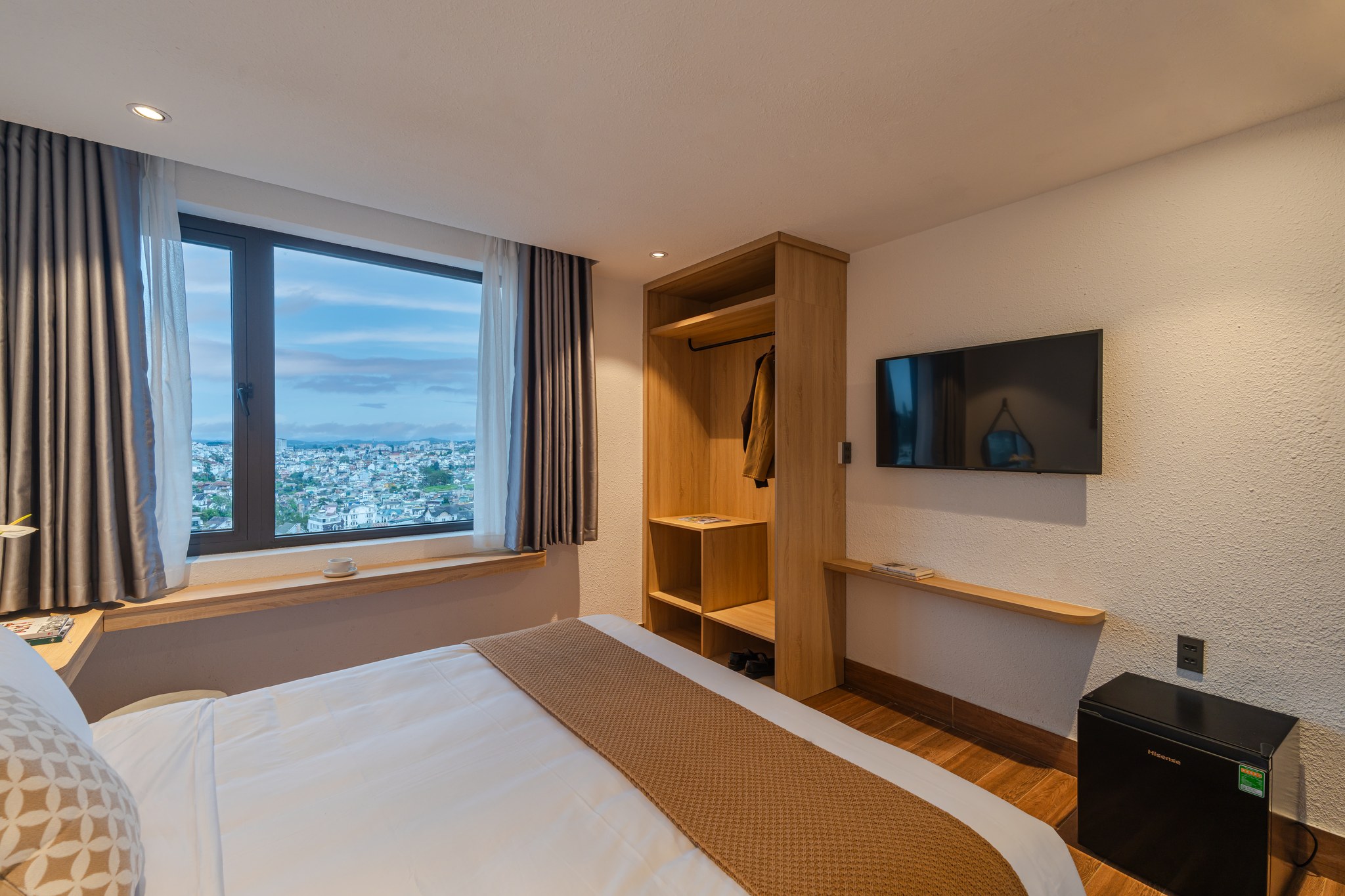 Deluxe Double Room gallery photo - DAWN Hotel Dalat