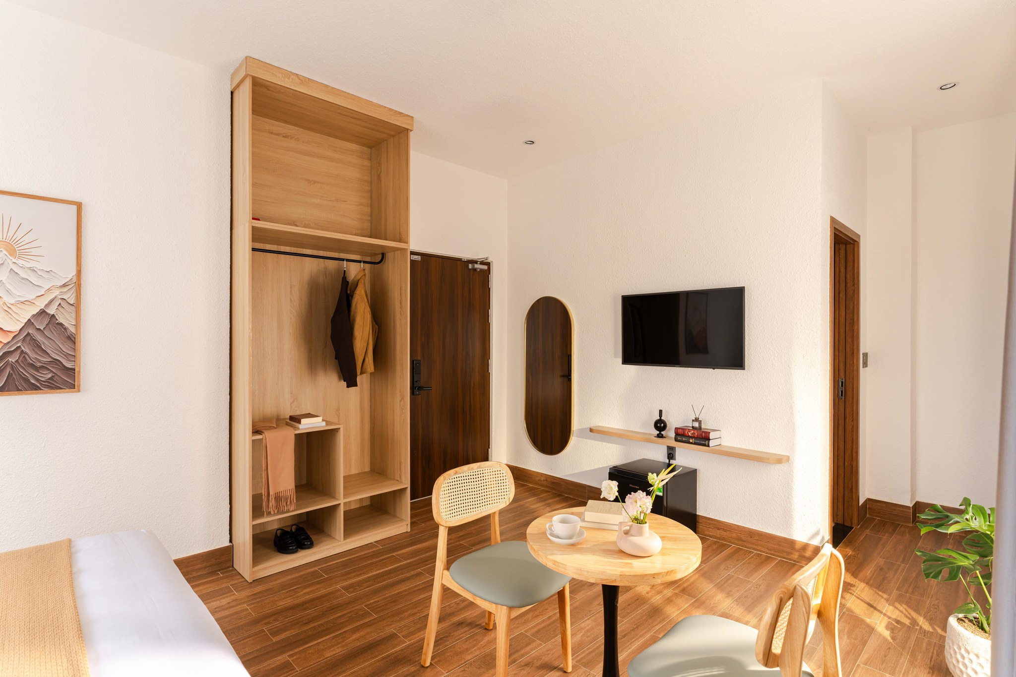 Suite Balcony City View gallery photo - DAWN Hotel Dalat